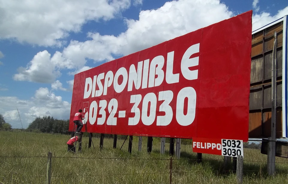 Carteles en Ruta 2